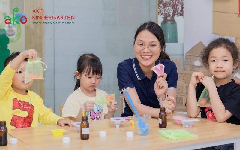 AKO hiểu nỗi lo của bố mẹ – và xây dựng giải pháp từ gốc