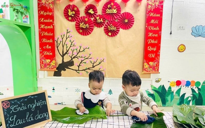 Ba mẹ hãy cùng AKO lưu giữ những khoảnh khắc tuổi thơ thật trong veo của các con ngày Tết