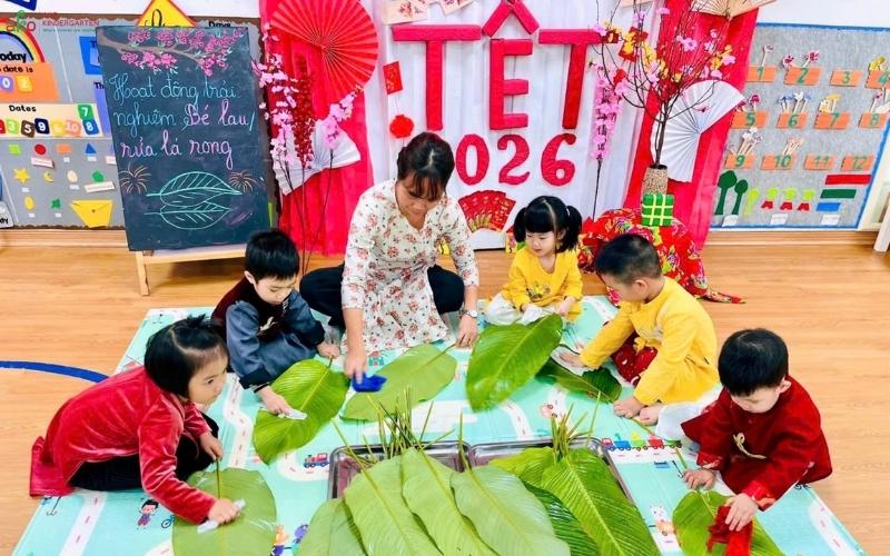 Ba mẹ hãy cùng AKO lưu giữ những khoảnh khắc tuổi thơ thật trong veo của các con ngày Tết