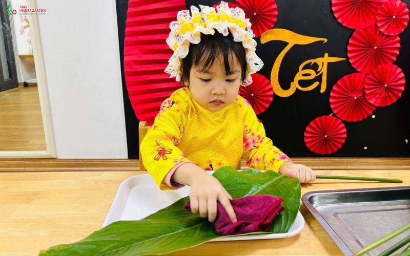 Ba mẹ hãy cùng AKO lưu giữ những khoảnh khắc tuổi thơ thật trong veo của các con ngày Tết